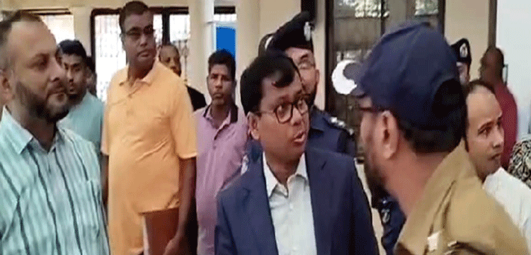 প্রধান উপদেষ্টা পদত্যাগ করবেন না: ফাইজ তাইয়েব আহমেদ প্রধান উপদেষ্টা পদত্যাগ করবেন না: ফাইজ তাইয়েব আহমেদ