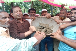 জামালগঞ্জে ধানুয়াখালী গ্রামে রাস্তার কাজের উদ্বোধন