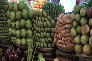 বেড়েছে সবজির দাম, নাভিশ্বাস ক্রেতাদের