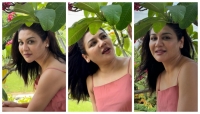 কাঁঠগোলাপের সঙ্গে মুগ্ধতা ছড়ালেন জয়া আহসান