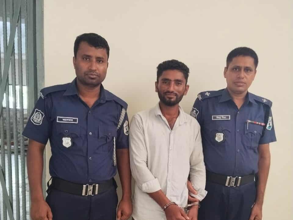 প্রধান উপদেষ্টা পদত্যাগ করবেন না: ফাইজ তাইয়েব আহমেদ