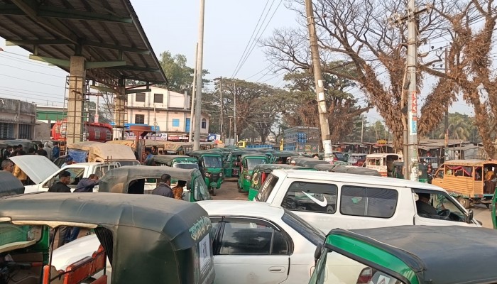 প্রধান উপদেষ্টা পদত্যাগ করবেন না: ফাইজ তাইয়েব আহমেদ
