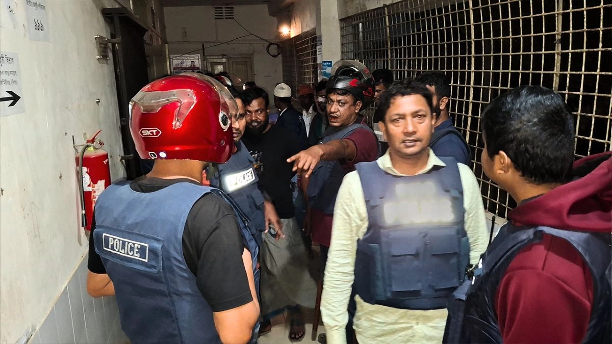 প্রধান উপদেষ্টা পদত্যাগ করবেন না: ফাইজ তাইয়েব আহমেদ