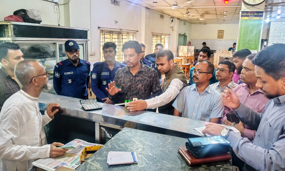 প্রধান উপদেষ্টা পদত্যাগ করবেন না: ফাইজ তাইয়েব আহমেদ
