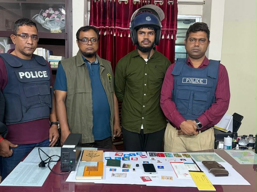 প্রধান উপদেষ্টা পদত্যাগ করবেন না: ফাইজ তাইয়েব আহমেদ