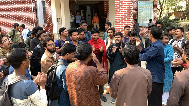 প্রধান উপদেষ্টা পদত্যাগ করবেন না: ফাইজ তাইয়েব আহমেদ