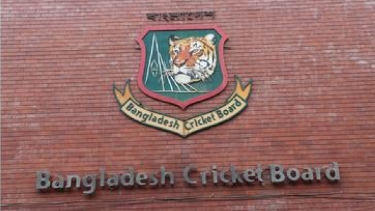প্রধান উপদেষ্টা পদত্যাগ করবেন না: ফাইজ তাইয়েব আহমেদ