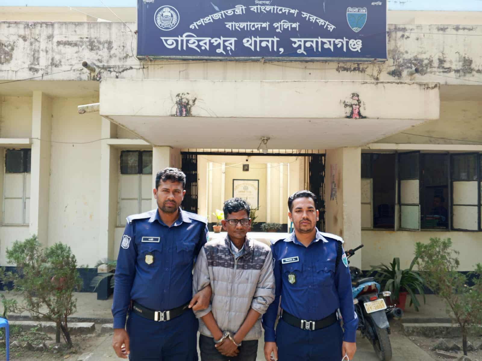 প্রধান উপদেষ্টা পদত্যাগ করবেন না: ফাইজ তাইয়েব আহমেদ