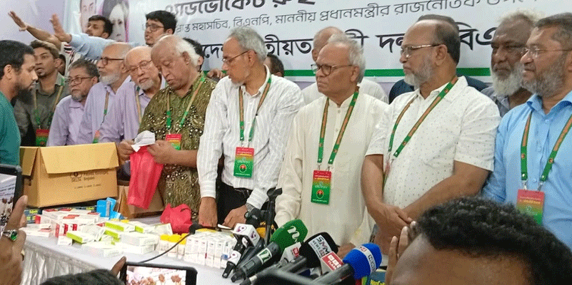 প্রধান উপদেষ্টা পদত্যাগ করবেন না: ফাইজ তাইয়েব আহমেদ
