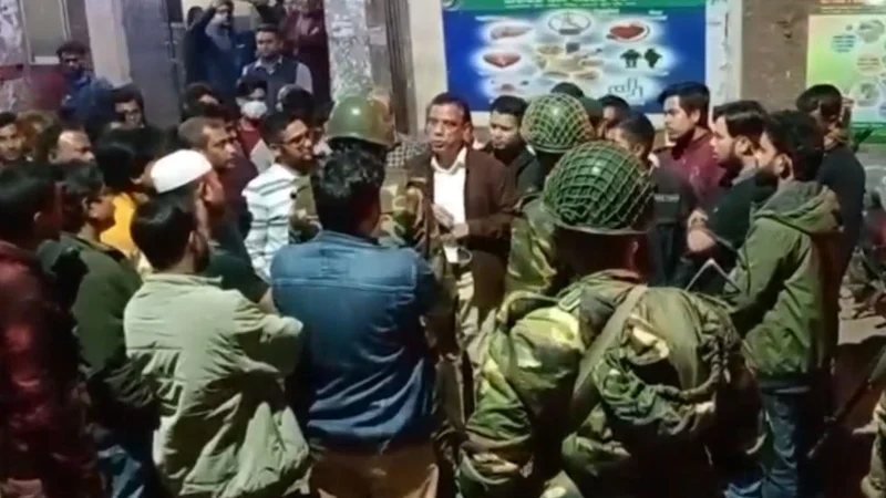 প্রধান উপদেষ্টা পদত্যাগ করবেন না: ফাইজ তাইয়েব আহমেদ