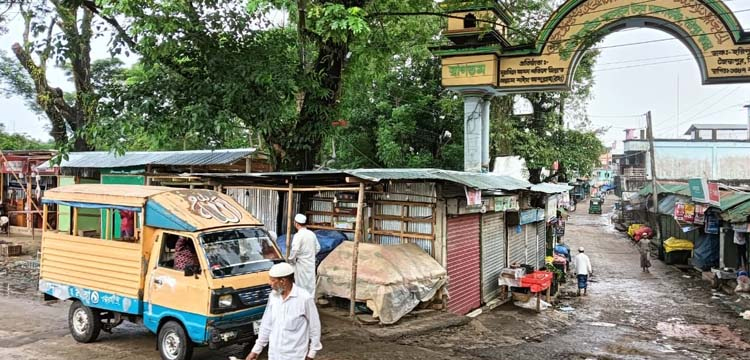 প্রধান উপদেষ্টা পদত্যাগ করবেন না: ফাইজ তাইয়েব আহমেদ