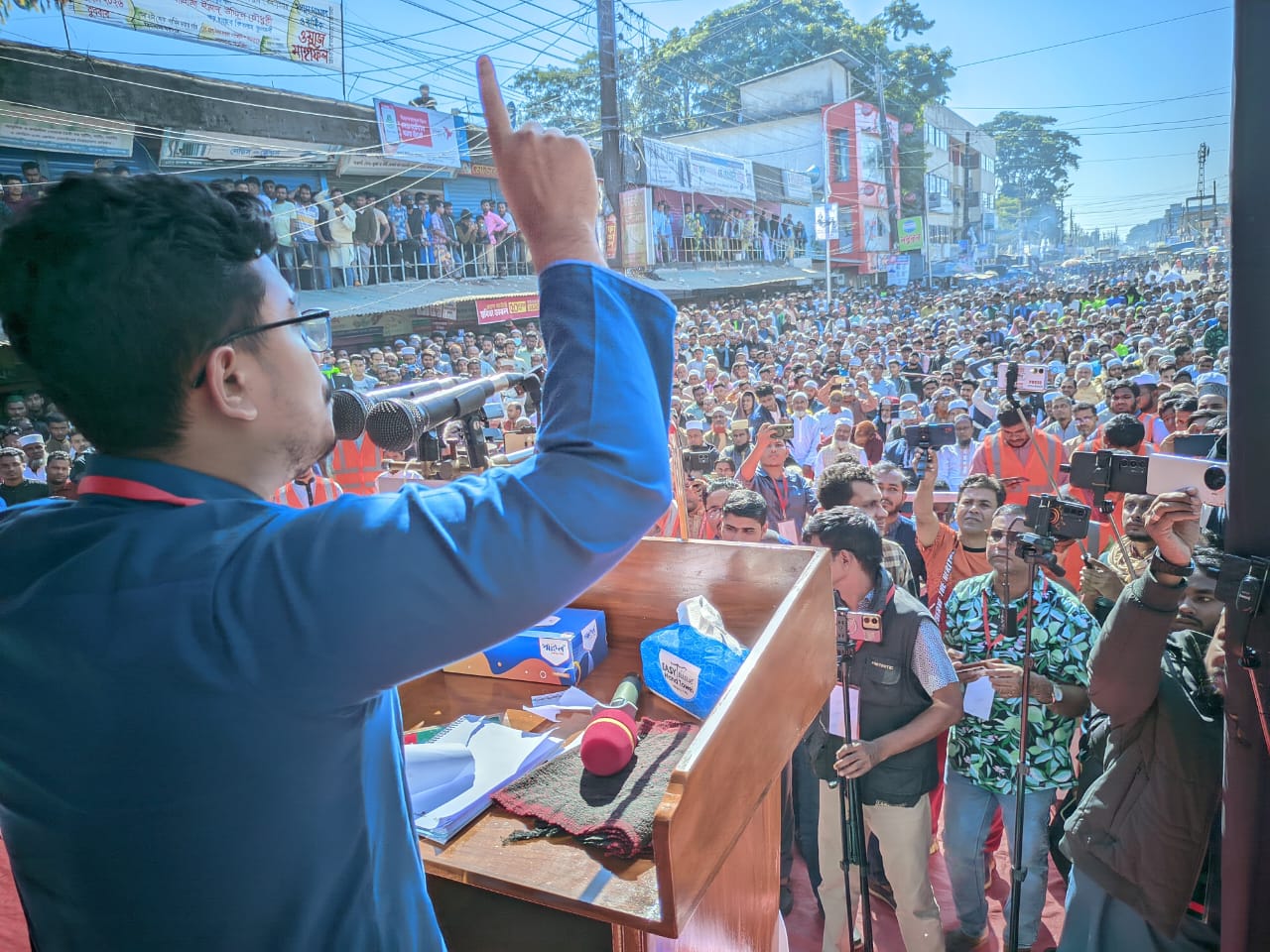 প্রধান উপদেষ্টা পদত্যাগ করবেন না: ফাইজ তাইয়েব আহমেদ