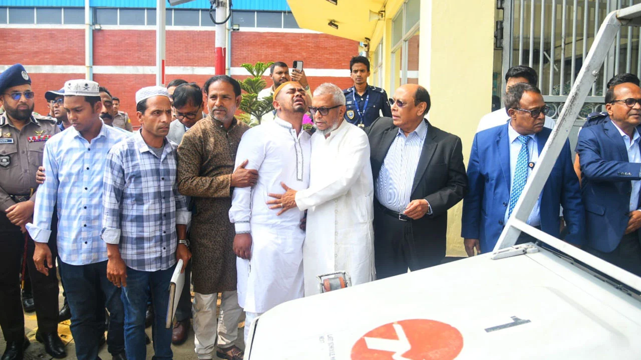 প্রধান উপদেষ্টা পদত্যাগ করবেন না: ফাইজ তাইয়েব আহমেদ