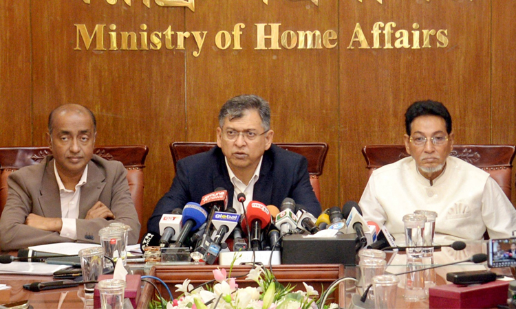 প্রধান উপদেষ্টা পদত্যাগ করবেন না: ফাইজ তাইয়েব আহমেদ