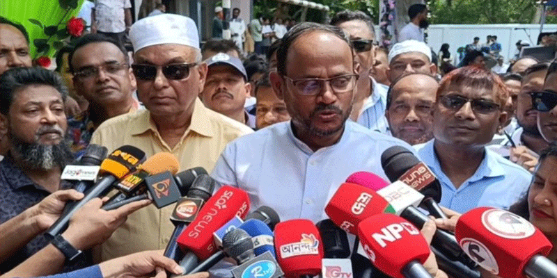 প্রধান উপদেষ্টা পদত্যাগ করবেন না: ফাইজ তাইয়েব আহমেদ