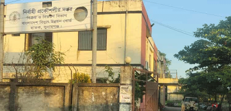 প্রধান উপদেষ্টা পদত্যাগ করবেন না: ফাইজ তাইয়েব আহমেদ