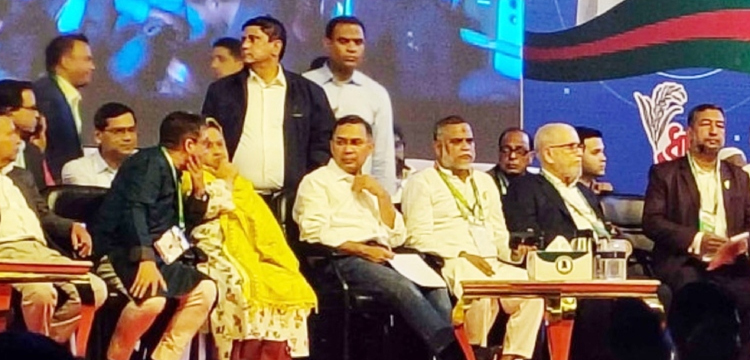 প্রধান উপদেষ্টা পদত্যাগ করবেন না: ফাইজ তাইয়েব আহমেদ