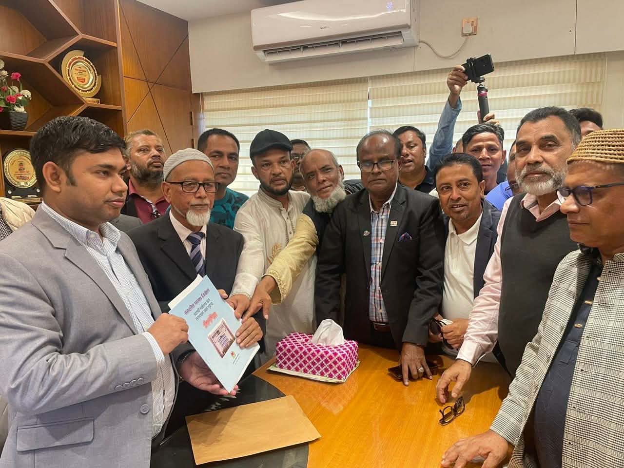 প্রধান উপদেষ্টা পদত্যাগ করবেন না: ফাইজ তাইয়েব আহমেদ
