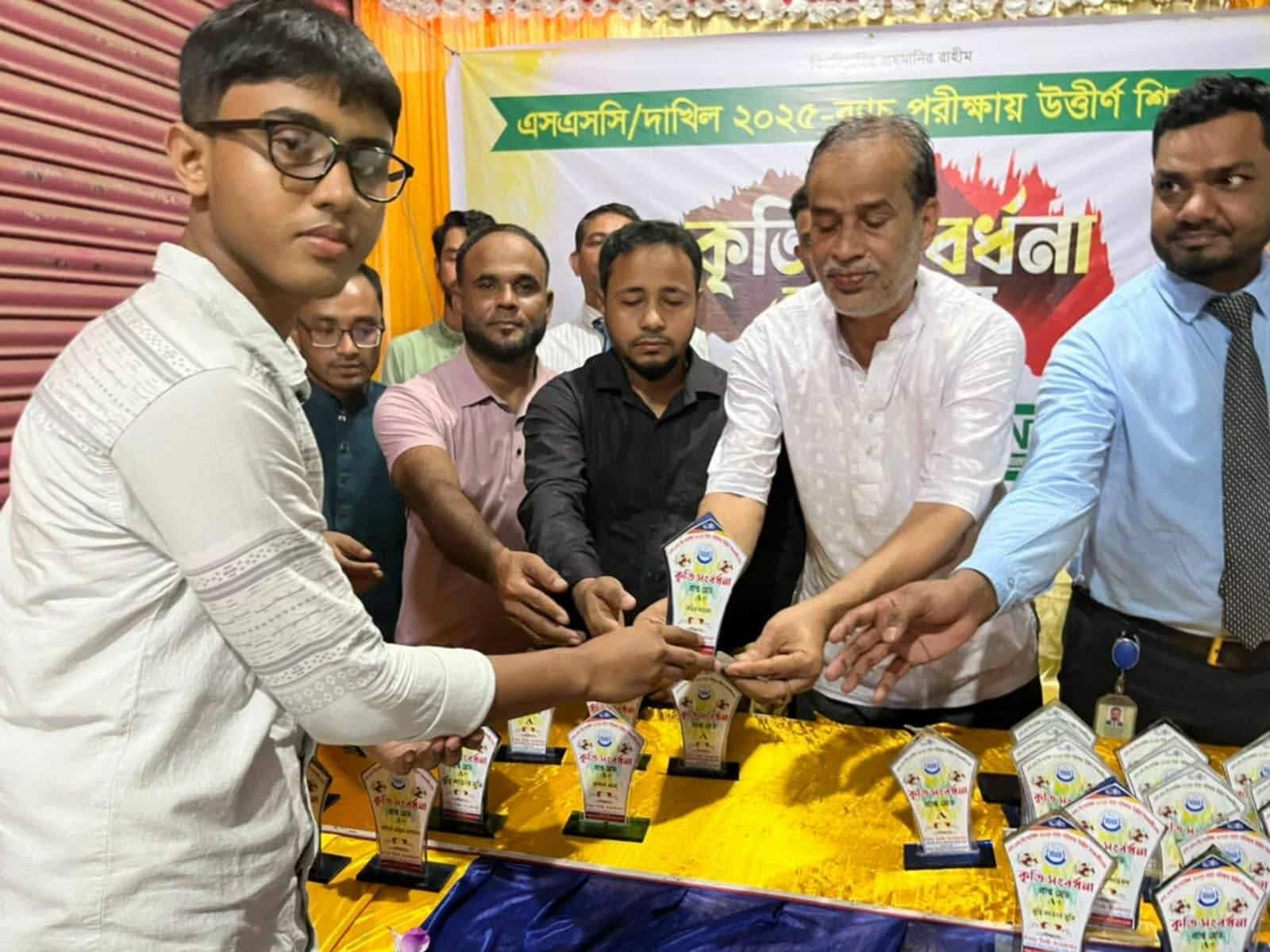 প্রধান উপদেষ্টা পদত্যাগ করবেন না: ফাইজ তাইয়েব আহমেদ