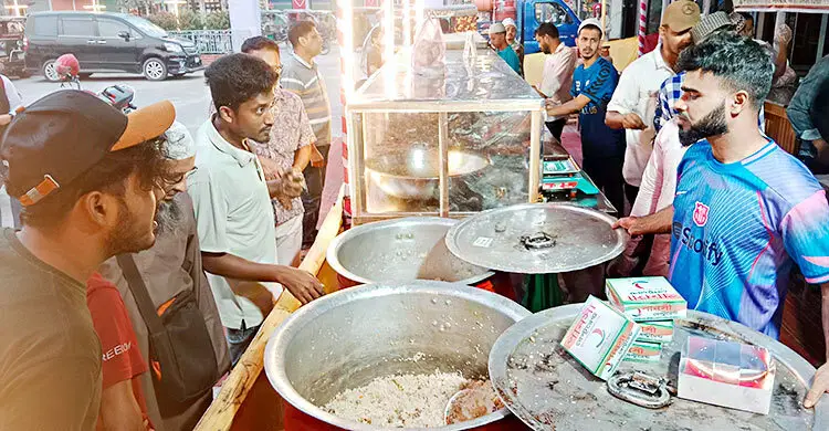 প্রধান উপদেষ্টা পদত্যাগ করবেন না: ফাইজ তাইয়েব আহমেদ