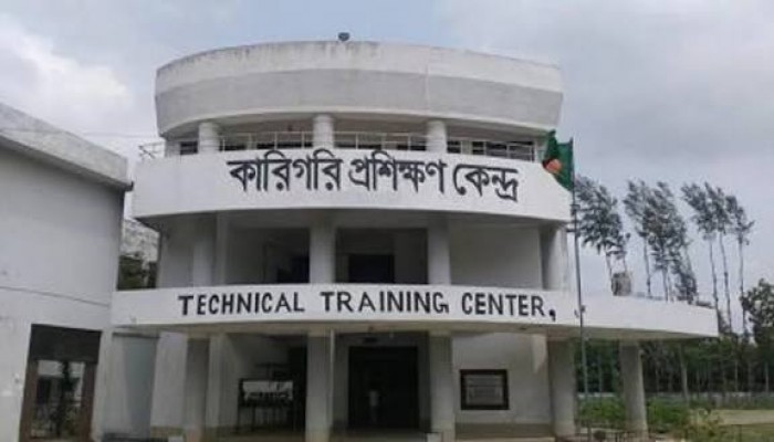 প্রধান উপদেষ্টা পদত্যাগ করবেন না: ফাইজ তাইয়েব আহমেদ