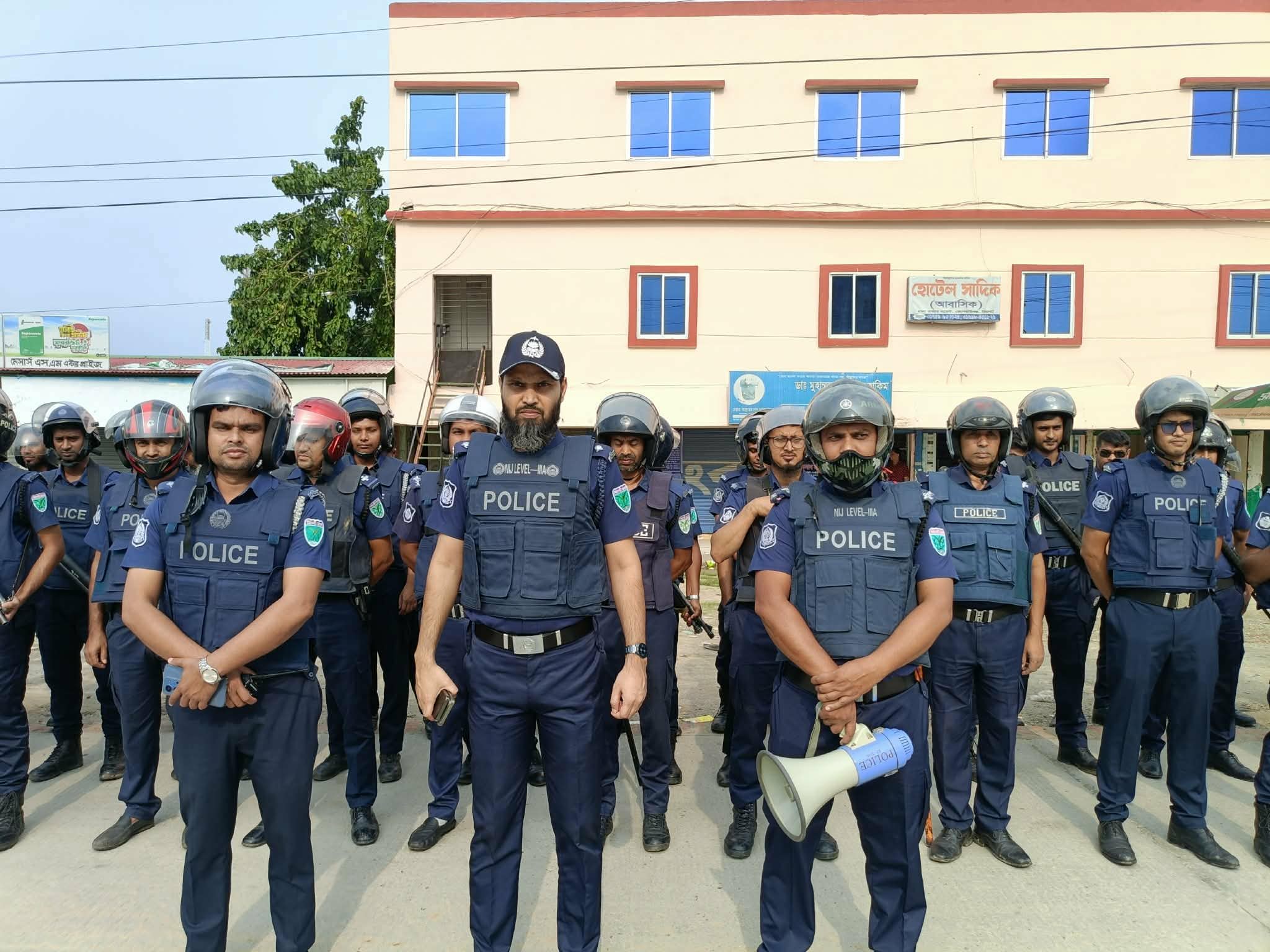 প্রধান উপদেষ্টা পদত্যাগ করবেন না: ফাইজ তাইয়েব আহমেদ