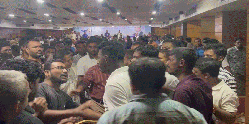 প্রধান উপদেষ্টা পদত্যাগ করবেন না: ফাইজ তাইয়েব আহমেদ