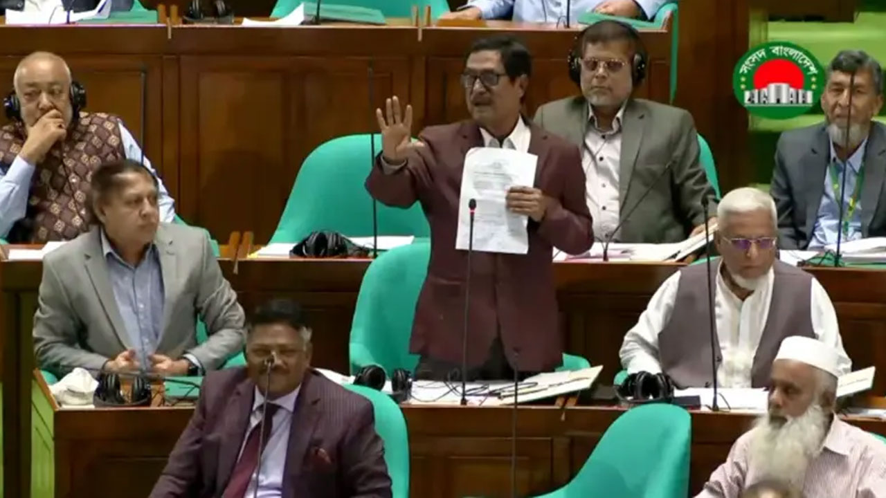 প্রধান উপদেষ্টা পদত্যাগ করবেন না: ফাইজ তাইয়েব আহমেদ