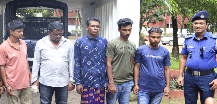 প্রধান উপদেষ্টা পদত্যাগ করবেন না: ফাইজ তাইয়েব আহমেদ