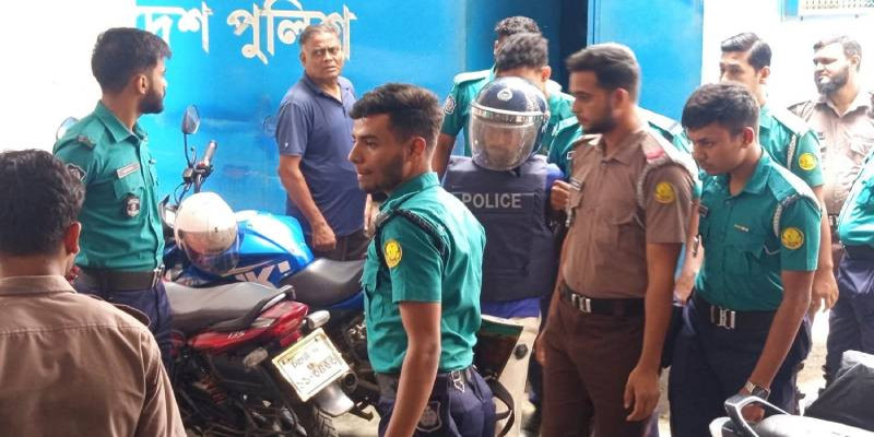 প্রধান উপদেষ্টা পদত্যাগ করবেন না: ফাইজ তাইয়েব আহমেদ