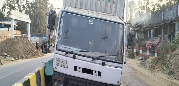 প্রধান উপদেষ্টা পদত্যাগ করবেন না: ফাইজ তাইয়েব আহমেদ