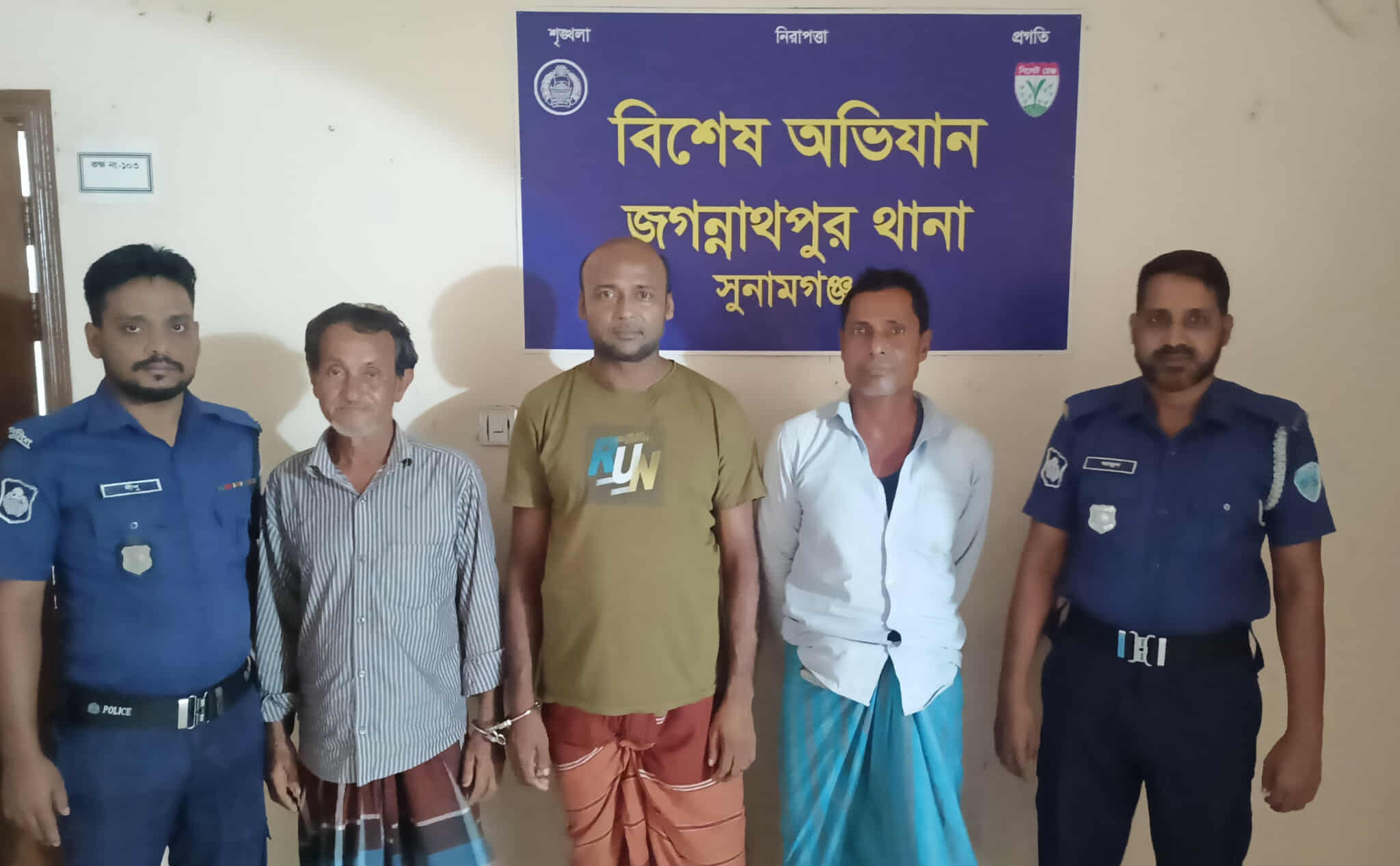প্রধান উপদেষ্টা পদত্যাগ করবেন না: ফাইজ তাইয়েব আহমেদ