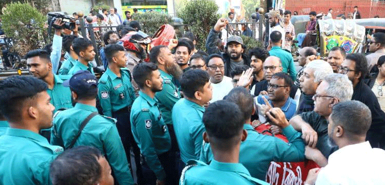 প্রধান উপদেষ্টা পদত্যাগ করবেন না: ফাইজ তাইয়েব আহমেদ