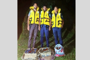 তাহিরপুরে যাদুকাটা নদী থেকে ৯৫ বোতল ভারতীয় মদ উদ্ধার