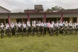 কোম্পানীগঞ্জে মানবিক উদ্যোগ: ৩০ শিক্ষার্থী পেল নতুন বাইসাইকেল
