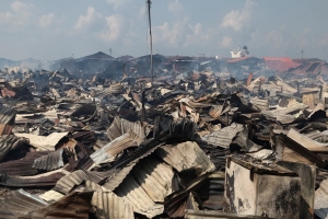 মালয়েশিয়ায় উপকূলীয় গ্রামে অগ্নিকাণ্ডে ১০০০ ঘরবাড়ি পুড়ে ছাই