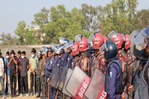মৌলভীবাজারে নির্বাচনি নিরাপত্তা নিয়ে যৌথ বাহিনীর মহড়া