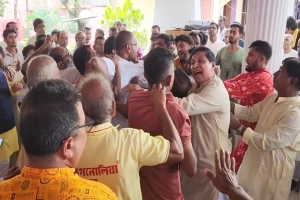 সঞ্চালনা নিয়ে বাগবিতণ্ডা ও মারামারি: সুনামগঞ্জে ব্রাহ্মণ সংসদের সম্মেলন পণ্ড