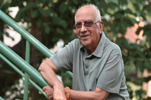 ‘পুষ্পক বিমানম’ নির্মাতা আর নেই