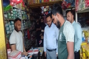 বড়লেখায় অতিরিক্ত দামে গ্যাস সিলিন্ডার বিক্রির দায়ে ব্যবসায়ীকে জরিমানা