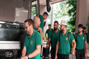 ঢাকায় পা রেখেছে পাকিস্তান ক্রিকেট দল