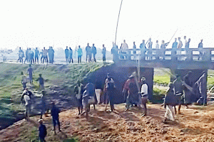 সুনামগঞ্জে ইজিবাইকের ভাড়া নির্ধারণ নিয়ে সংঘর্ষে ৩০ জন আহত