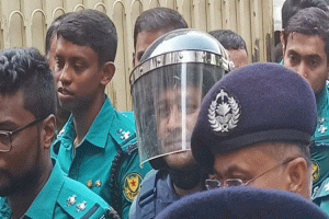 শ্রমিক হত্যা মামলায় গ্রেপ্তার দেখানো হলো ব্যারিস্টার সুমনকে