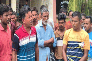 শাল্লায় ক্ষতিগ্রস্ত কৃষকদের তালিকায় অনিয়ম ও ঘুষের অভিযোগ, বিক্ষোভ