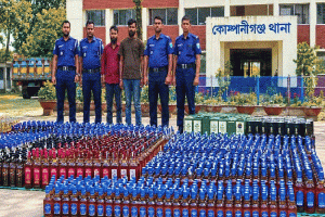 কোম্পানীগঞ্জে বালুর ট্রাক থেকে ৬২ লাখ টাকার ভারতীয় মদ উদ্ধার