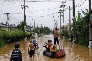ঘূর্ণিঝড় ডিটওয়াহ'র তাণ্ডবে বিপর্যস্ত শ্রীলঙ্কা, নিহত বেড়ে ২১২ ঘূর্ণিঝড় ডিটওয়াহ'র তাণ্ডবে বিপর্যস্ত শ্রীলঙ্কা, নিহত বেড়ে ২১২