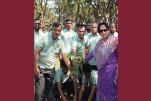 টাঙ্গুয়ার হাওরে পরিচ্ছন্নতা অভিযান ও বৃক্ষ রোপন