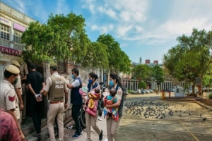 ভুয়া কাগজে নবজাতক বিক্রি, দিল্লিতে আন্তঃরাজ্য চক্র ধরা