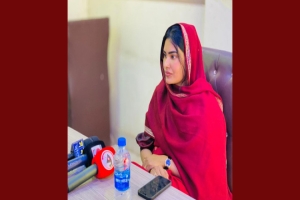 প্রশাসনিক সভায় এমপি–পত্নী: প্রটোকল না প্রভাব?