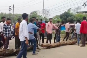 সুনামগঞ্জে তেল-সংকটে বিক্ষোভ: অবরোধে অচল মহাসড়ক